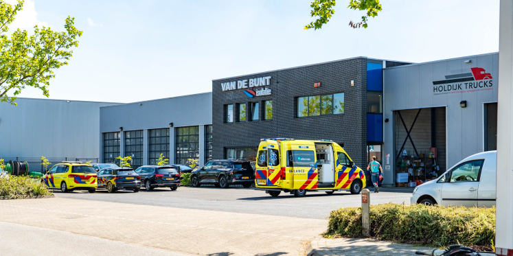 Foto: Meerdere gewonden na explosie bij bedrijf in Harderwijk