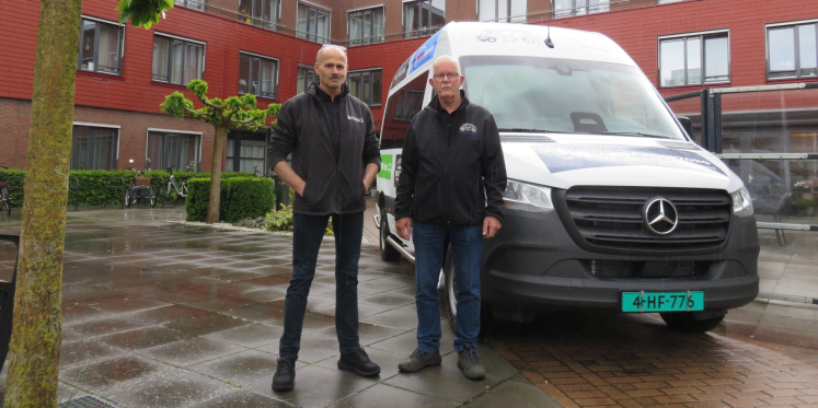 Foto: Nieuwe rolstoelbus voor De Hullen