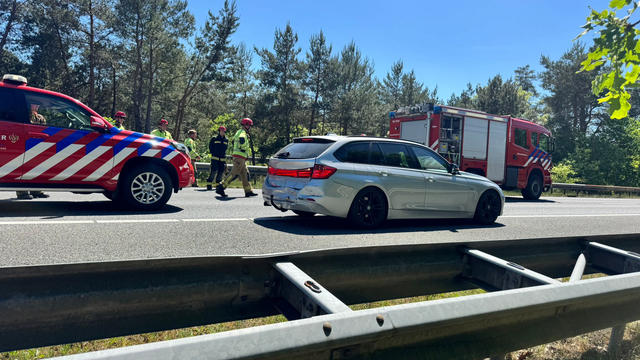 Foto: Twee auto’s afgesleept na ongeval op A28 ter hoogte van Doornspijk