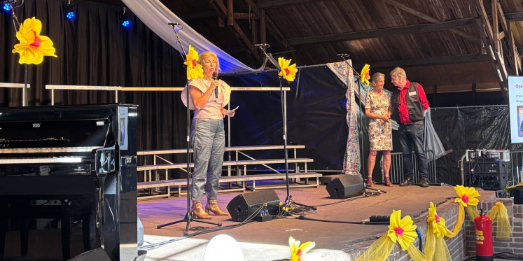Foto: Regionale koren komen bij elkaar op drukbezocht Zonnefestival om te zingen en ontmoeten