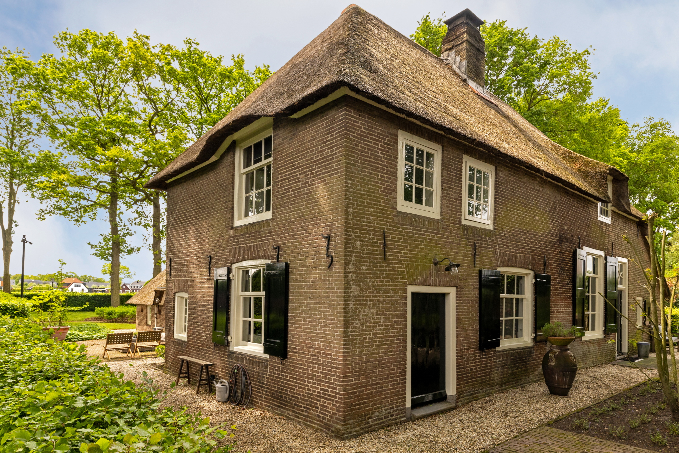 Foto: Wat betaal je voor het oudste huis van Nunspeet? Ooit vier hoenders, een stuiver en vier guldens, nu...