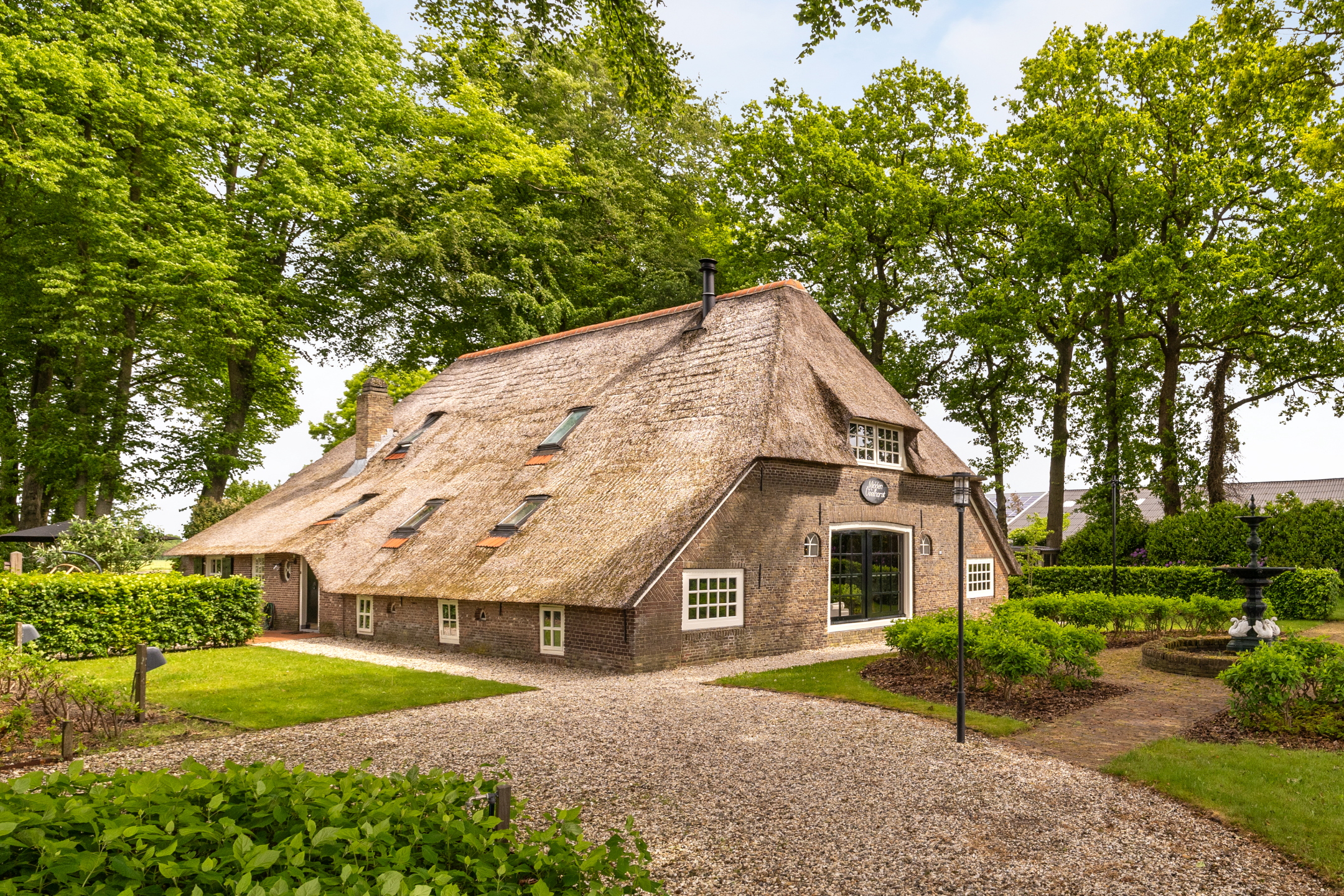 Foto: Wat betaal je voor het oudste huis van Nunspeet? Ooit vier hoenders, een stuiver en vier guldens, nu...