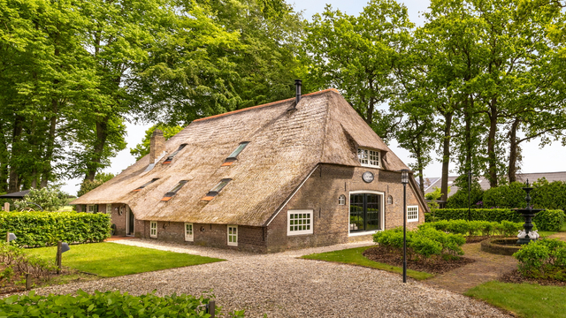 Foto: Wat betaal je voor het oudste huis van Nunspeet? Ooit vier hoenders, een stuiver en vier guldens, nu...