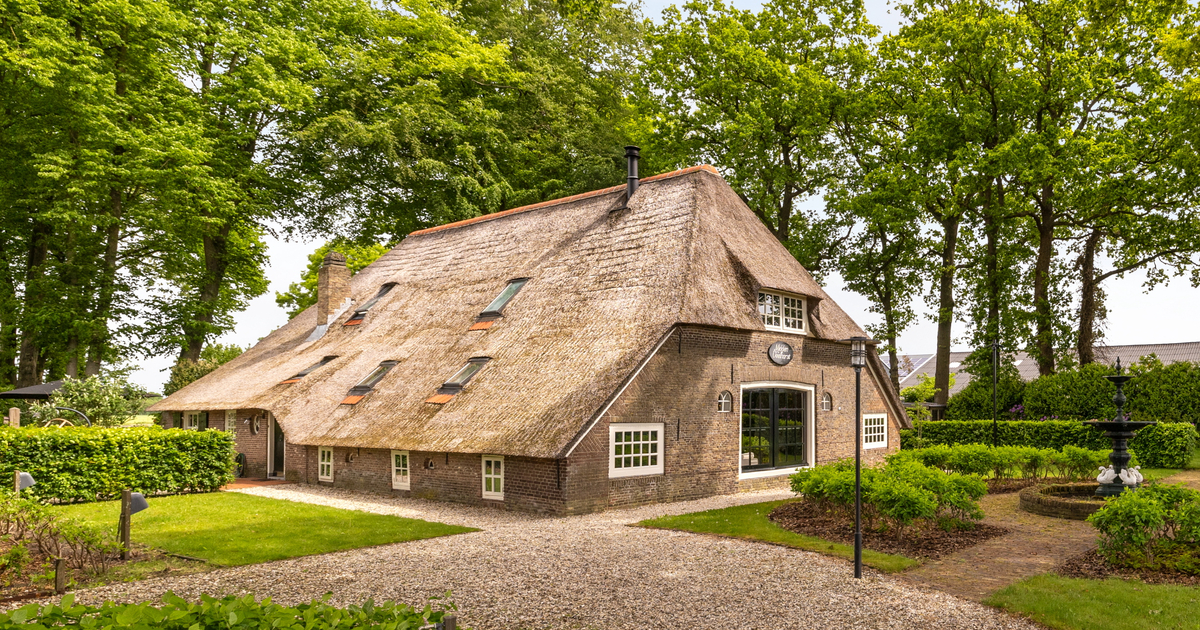 Wat betaal je voor het oudste huis van Nunspeet? Ooit vier hoenders, een stuiver en vier guldens, nu