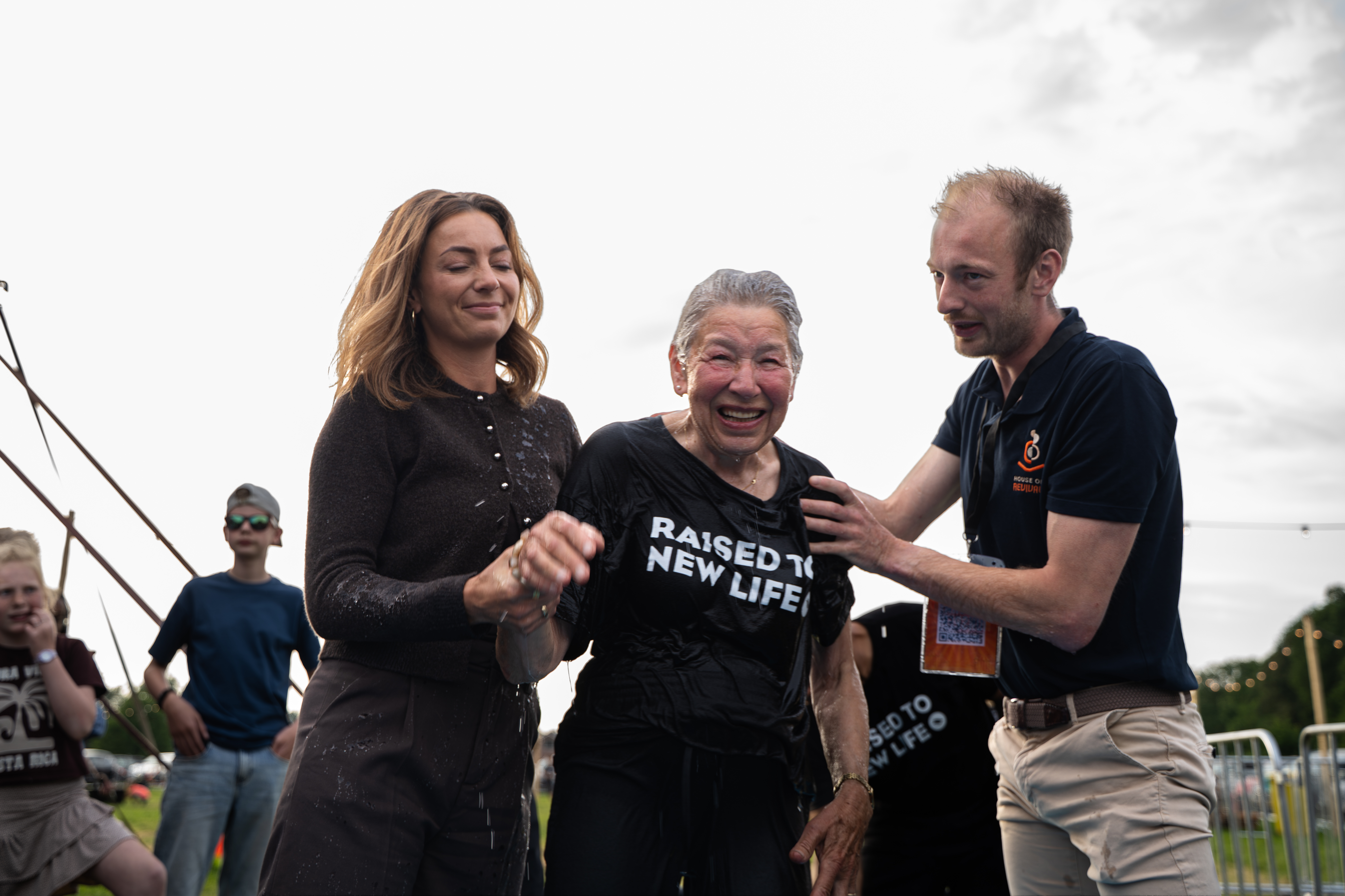 Foto: Genezingsverhalen trekken volle tent tijdens dit gratis festival in Hulshorst