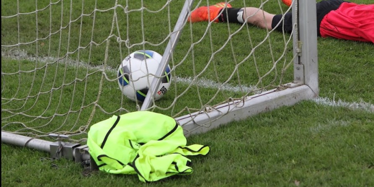 Foto: Promotiewedstrijd Olympia'28 - EFC '58 op sportpark Mulderssingel