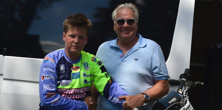 Foto: Scott van den Broek wint Bonenbergcup in Hellendoorn