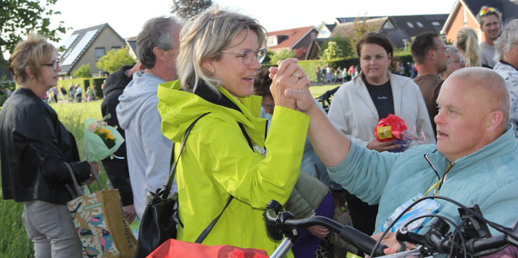 Foto: Feestelijke afsluiting Avondvierdaagse Wezep
