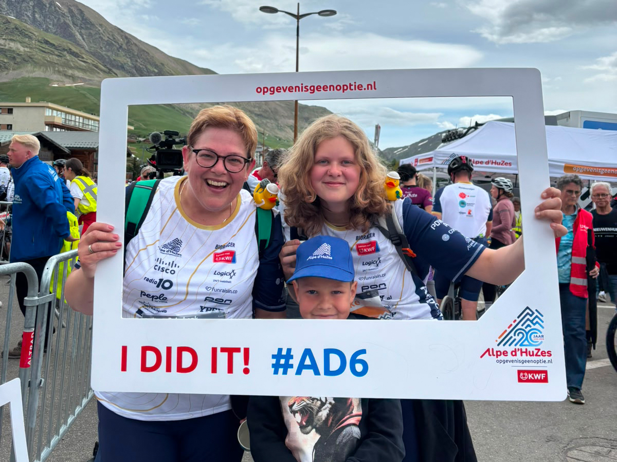 Foto: Docenten en leerlingen Van Kinsbergen geven alles op de Alpe d'Huez