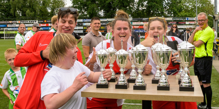 Foto: Strijd, sfeer en serenades op het VSCO’61 Elburg Foods G-voetbaltoernooi