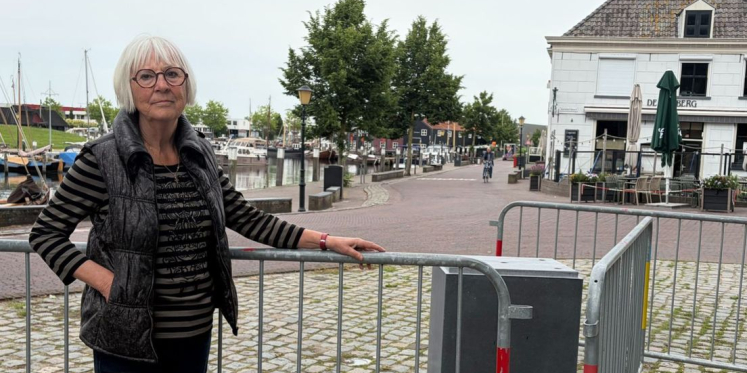 Foto: Na 9 maanden keert Martha's beeld terug in Elburg: 'Het heeft veel te lang geduurd'