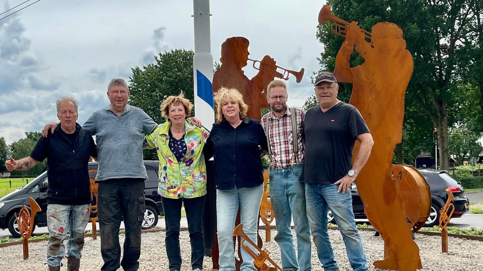Foto: Hierden krijgt opvallend eerbetoon aan muzikale trots van het dorp