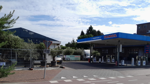 Foto: Oude Welkoop-pand in Nunspeet maakt plaats voor laadplein