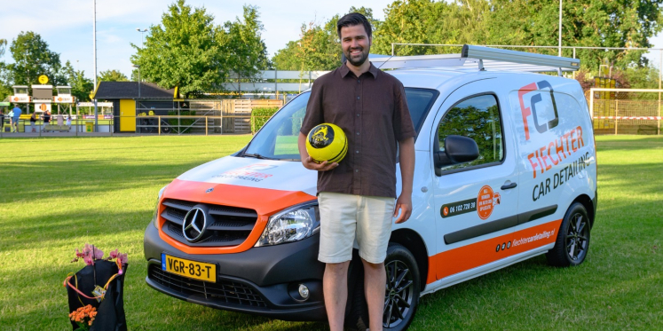 Foto: Nieuw sponsorbord voor VSCO’61