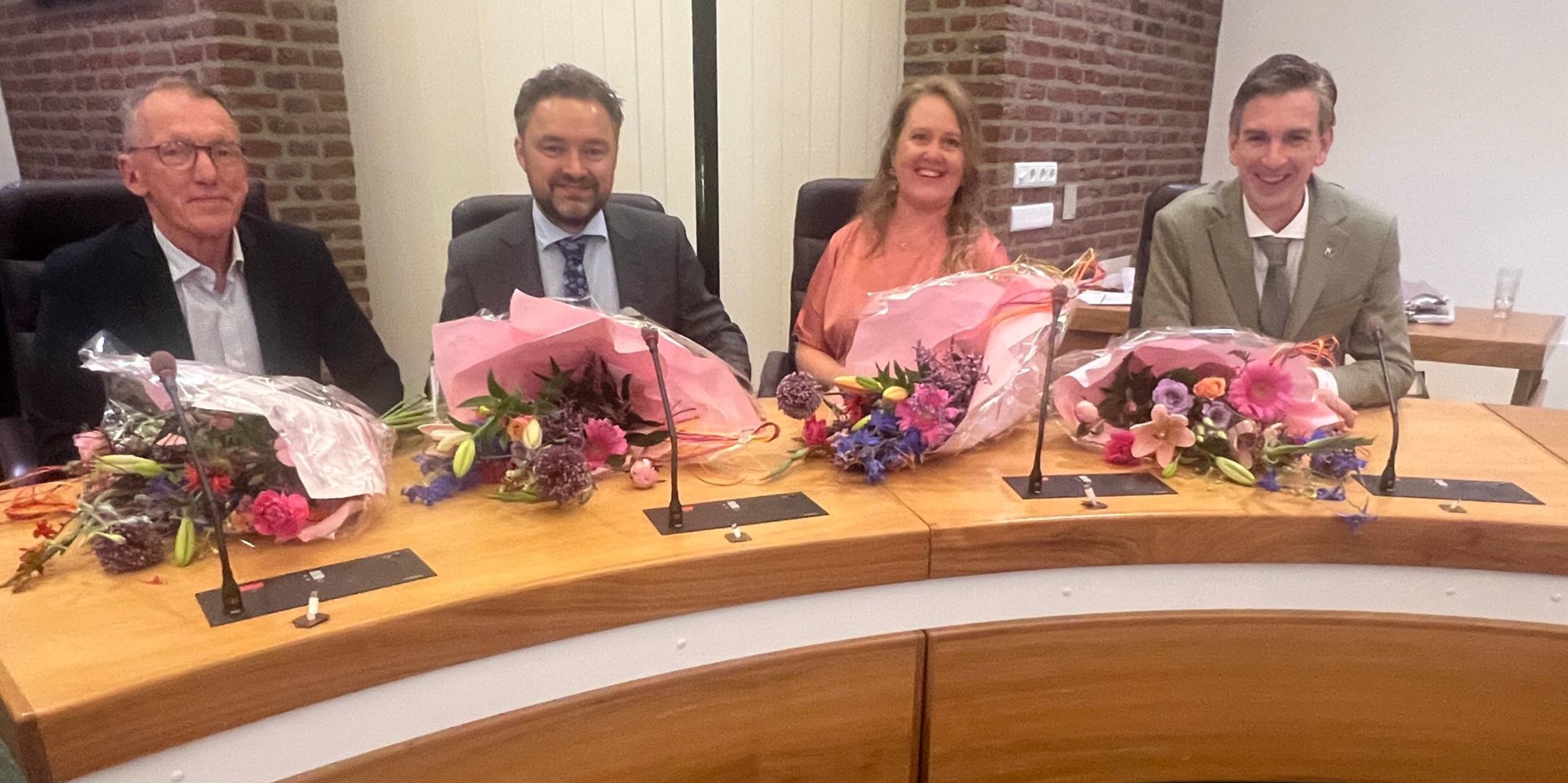 Foto: Nieuwe wethouders gemeente Nunspeet benoemd en beëdigd