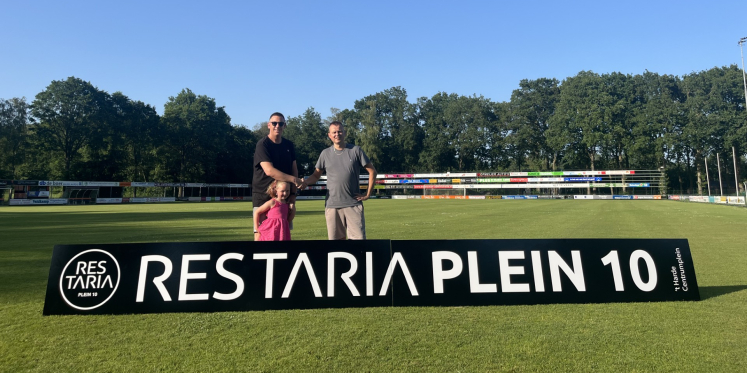 Foto: Nieuwe bordsponsor voor DSV'61