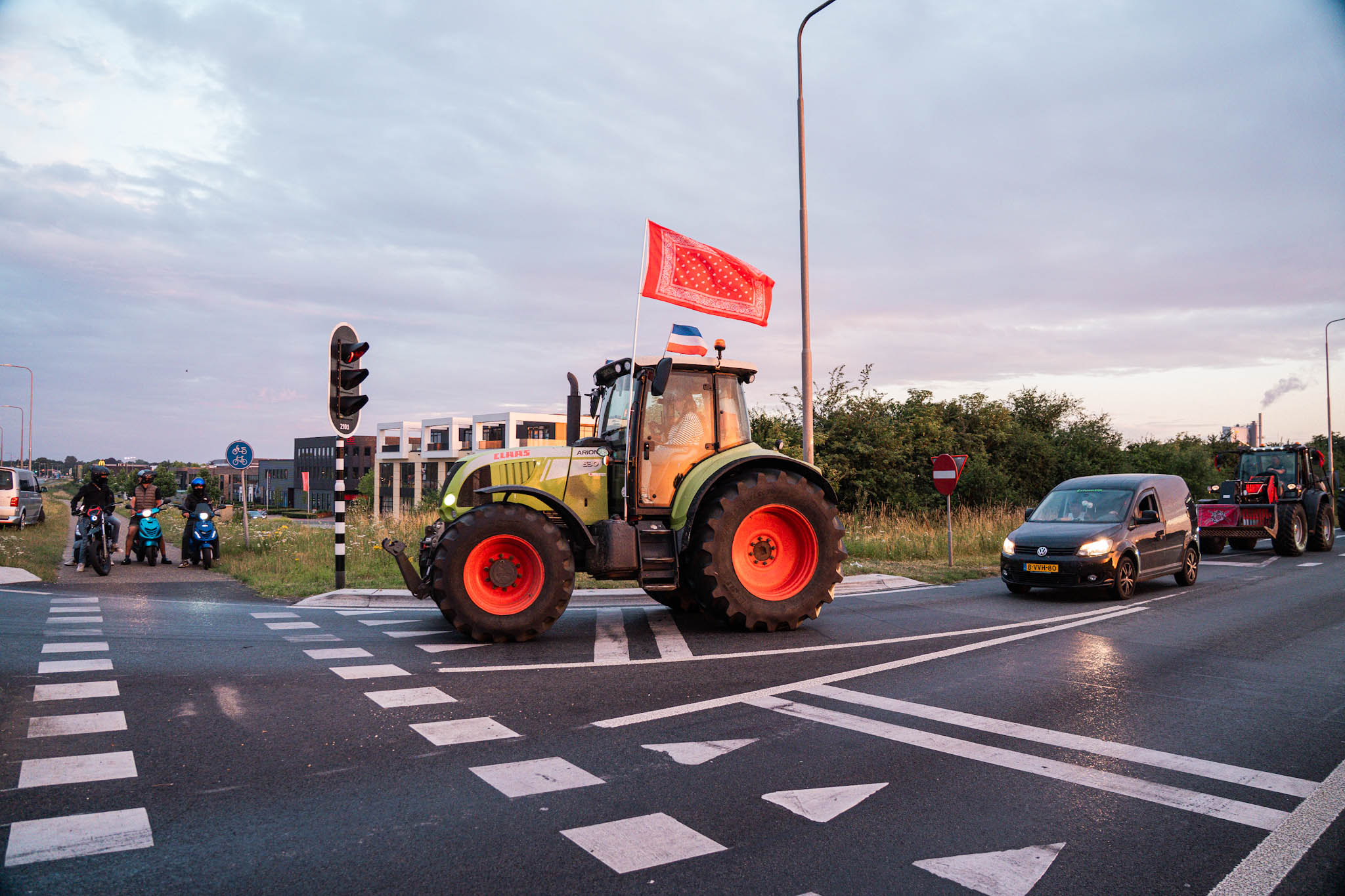 Foto: Boeren protesteren in Nijkerk tegen stikstofplannen