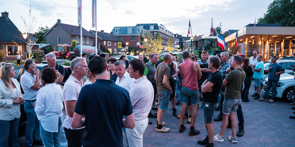 Foto: Boeren protesteren in Nijkerk tegen stikstofplannen