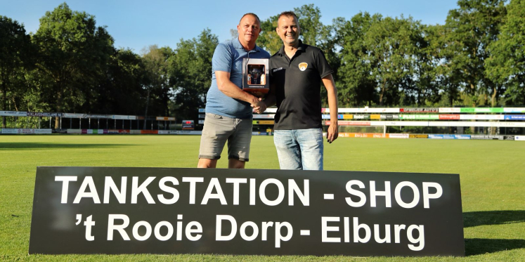 Foto: Nieuwe bordsponsor voor DSV’61