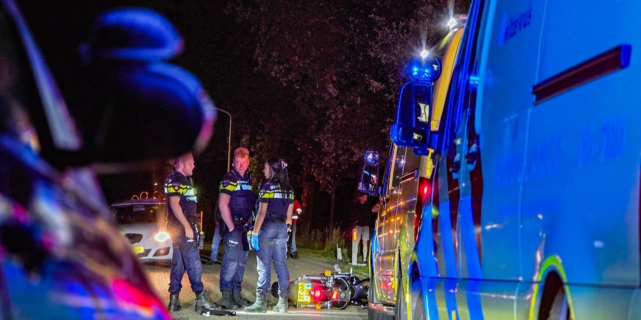 Foto: Motorrijder uit ’t Harde ernstig gewond na ongeval in Doornspijk