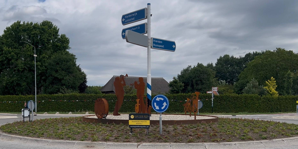 Foto: Hierden eert Gebroeders Brouwer met bijzondere Muziekrotonde