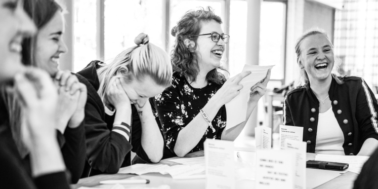 Foto: Spelen met woorden tijdens creatieve Loesje-workshop in Oldebroek
