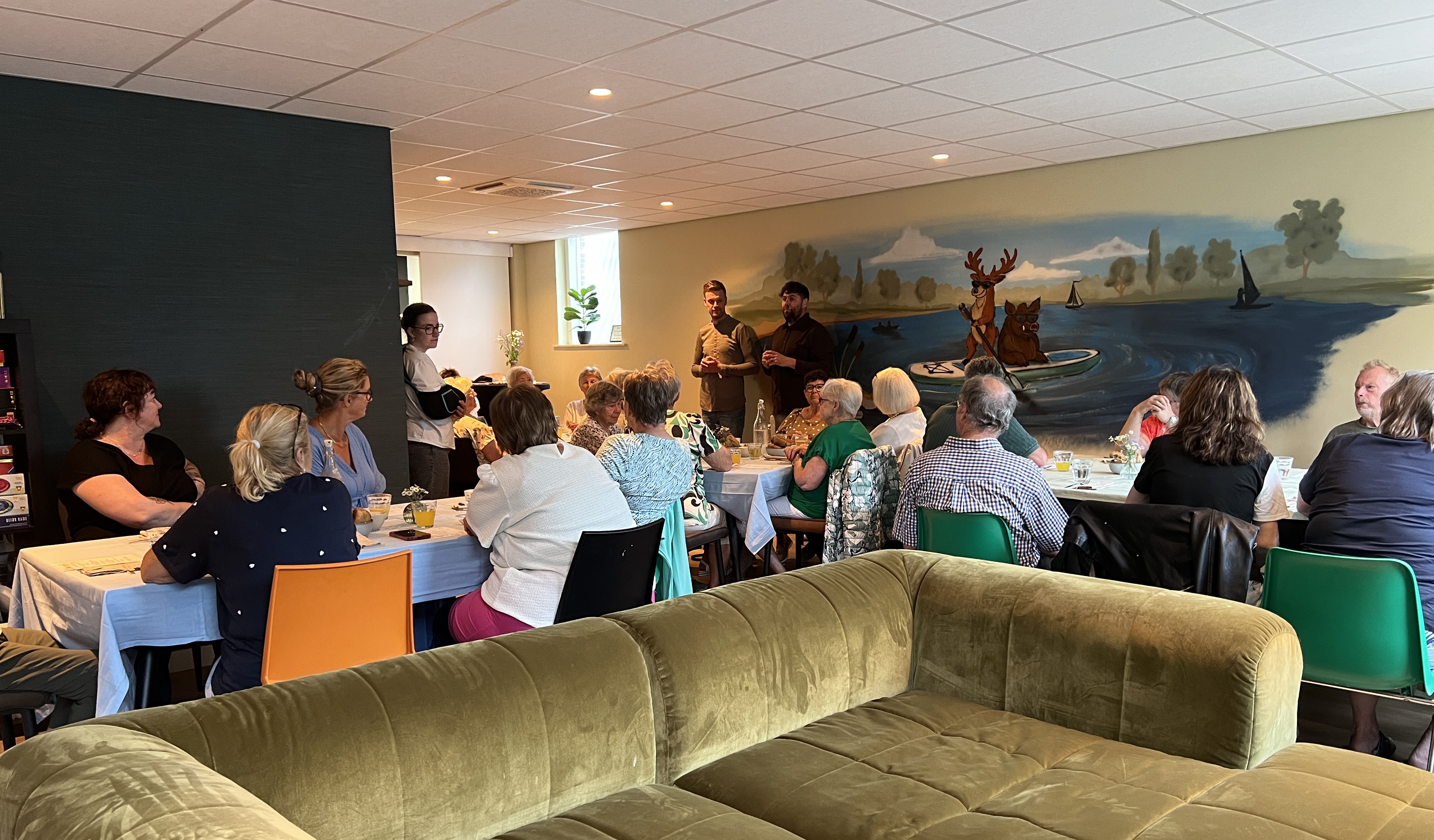 Foto: Culinair genieten verbindt tijdens opening nieuwe keuken Pand 32