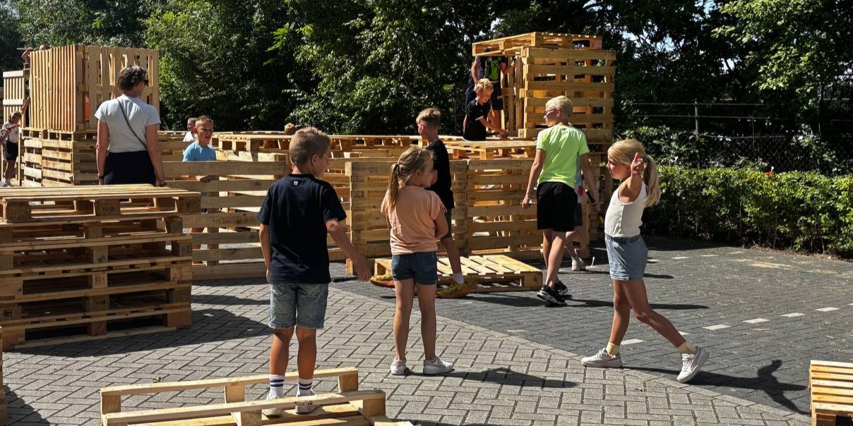 Foto: Twee dagen Hutten Bouwen in Elspeet