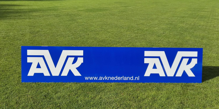 Foto: Nieuw sponsorbord voor DSV ’61