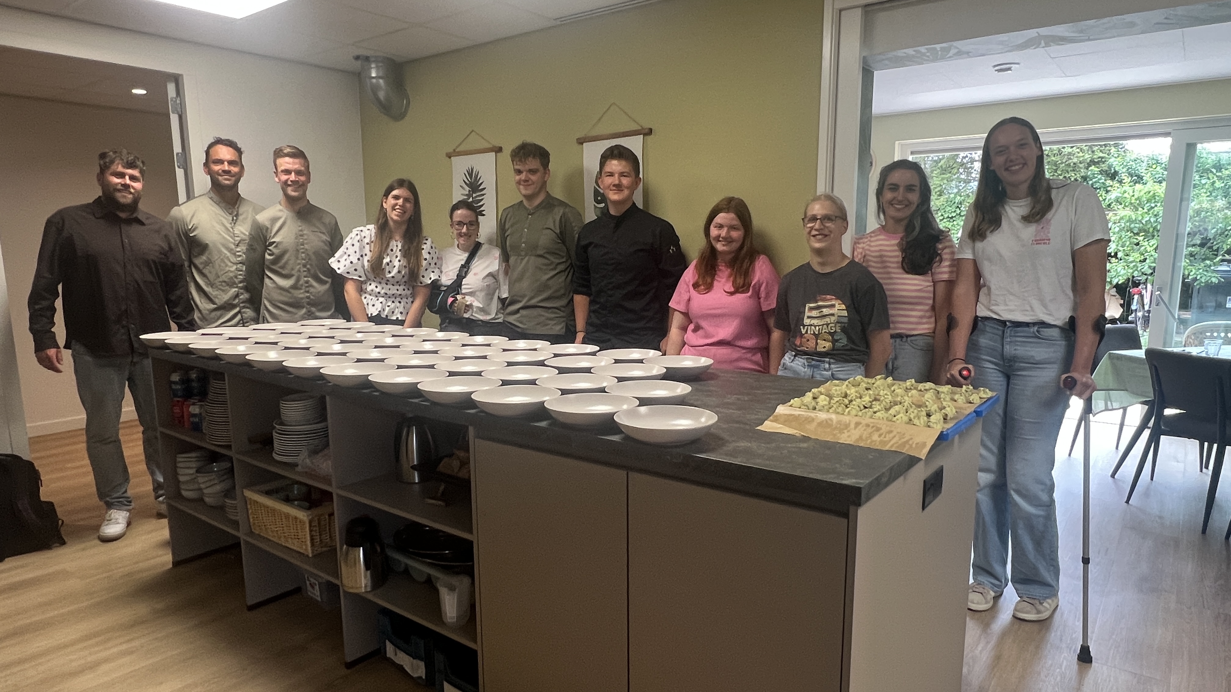 Foto: Culinair genieten verbindt tijdens opening nieuwe keuken Pand 32
