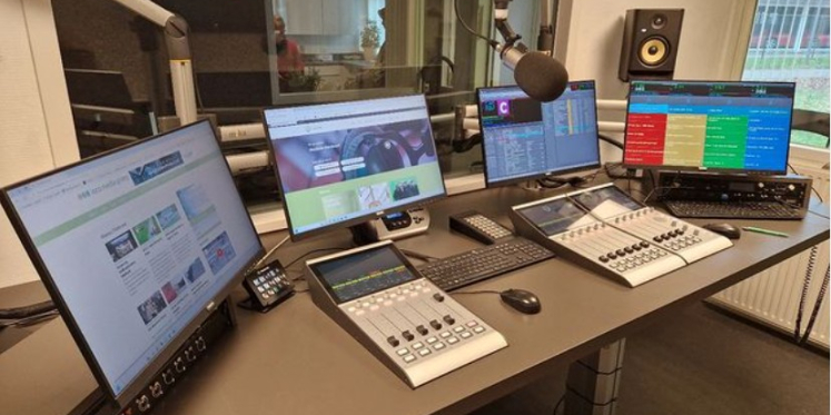Foto: Wekelijks gesprek burgemeester Tanja Haseloop - Amsing op LocoFM