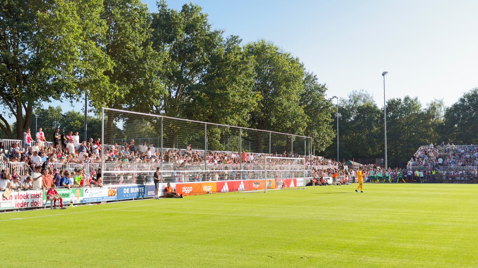 Foto: Bloed, zweet en tranen lonen: Hulshorst beleeft droomavond met Ajax