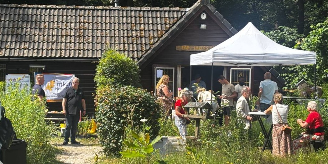 Foto: Bijzondere drukte Bijennatuurtuin Nunspeet