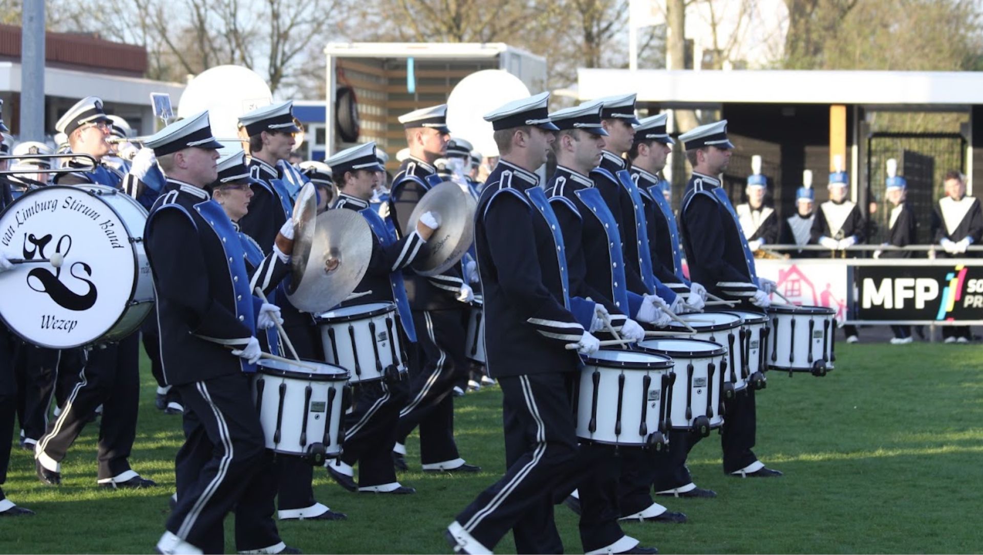 Foto: Na 200 uur repeteren verdedigt Wezepse band wereldtitel