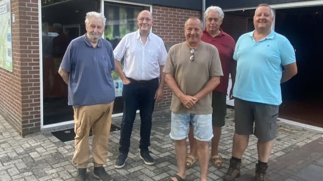 Foto: Nieuw bestuur houdt dorpshuis De Wieken in Hulshorst open