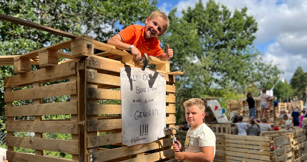 Foto: Hamers, hutten en hart voor de boer in Elspeet: 'Plantaardige burger wil ik niet'