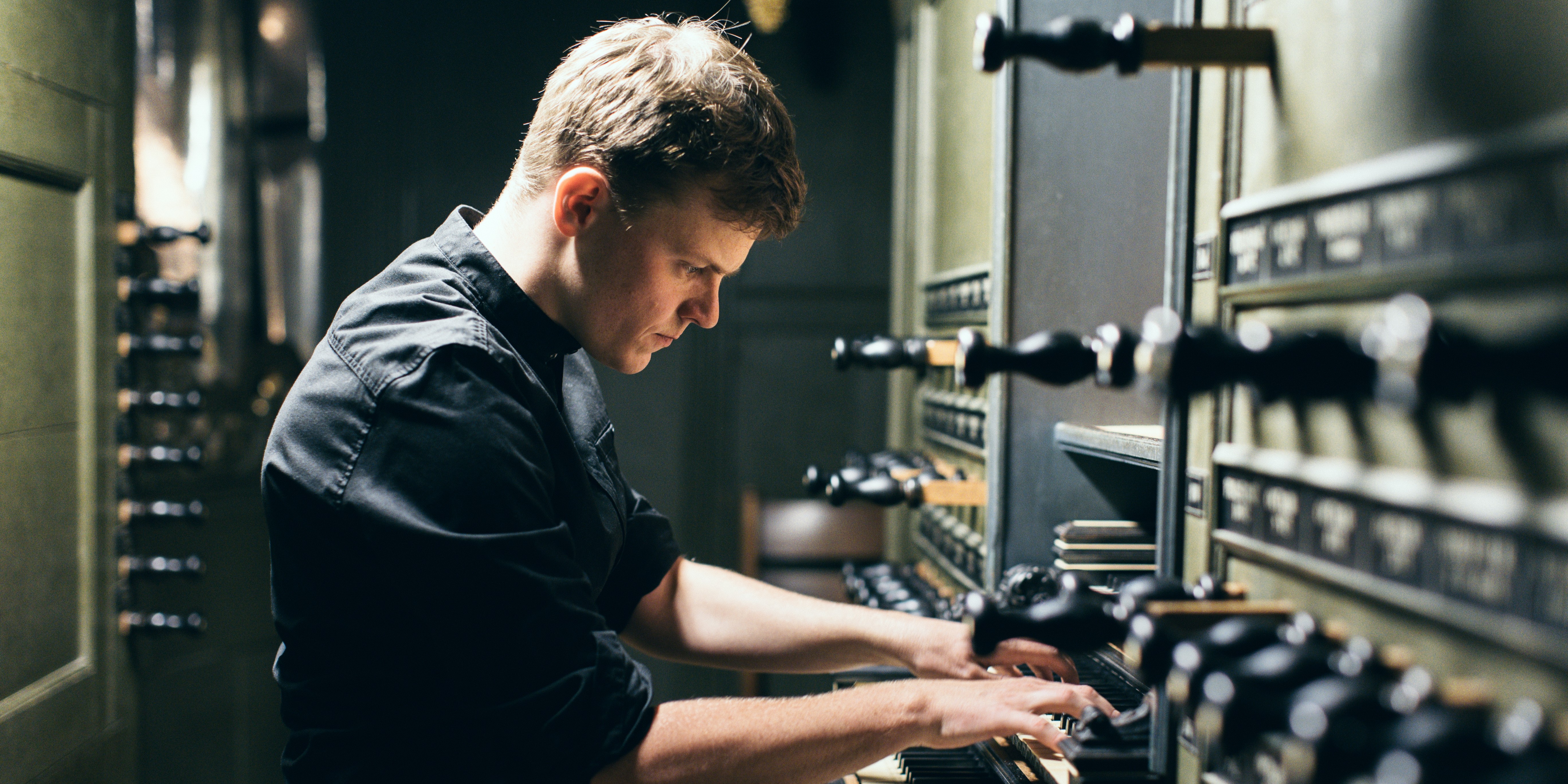 Foto: Het telefoontje waar hij op hoopte: Wibren (27) nieuwe organist van de Sint-Joriskerk