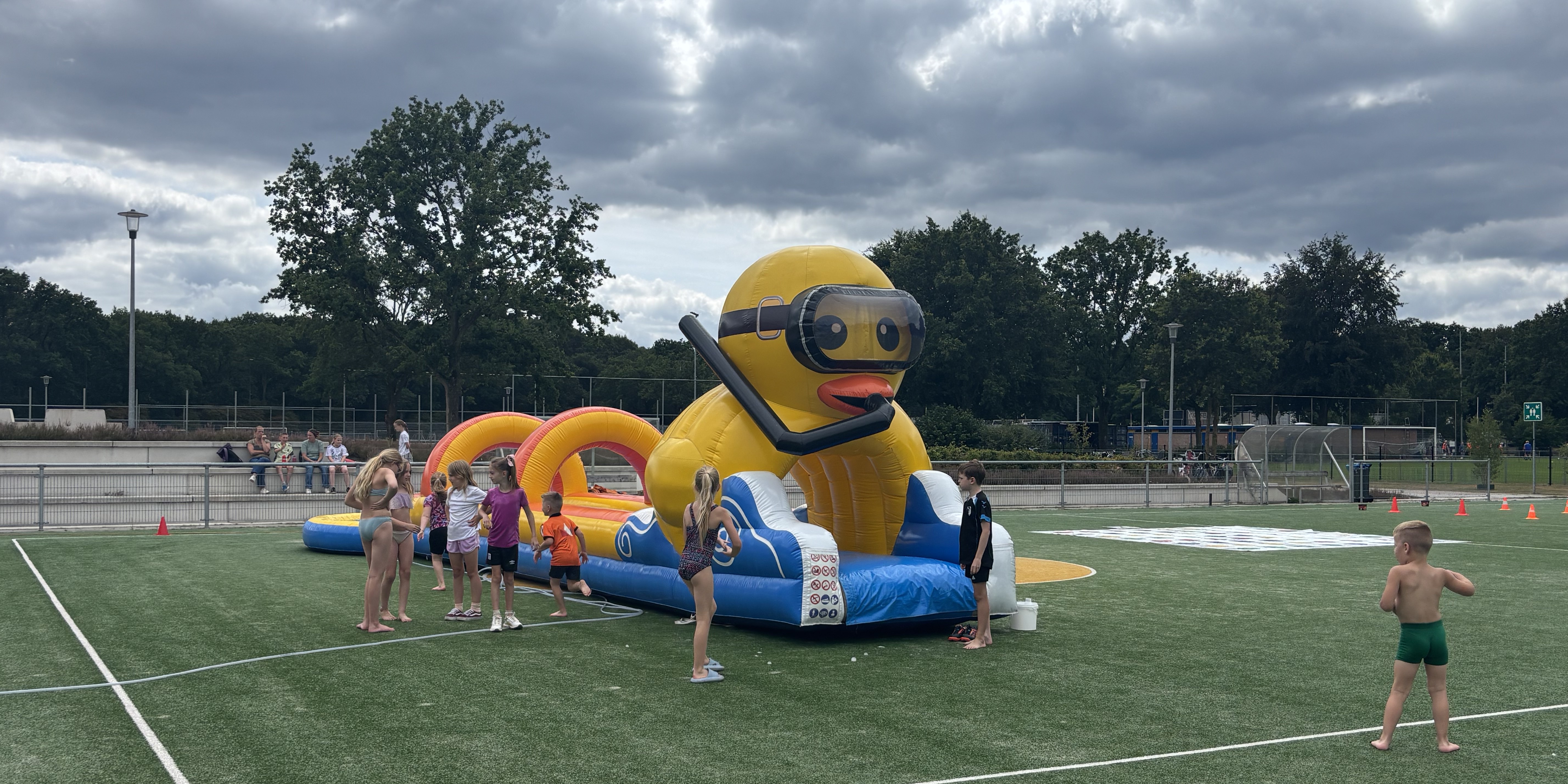 Foto: Spetterend Zomerbeweegfestijn brengt kinderen volop in beweging