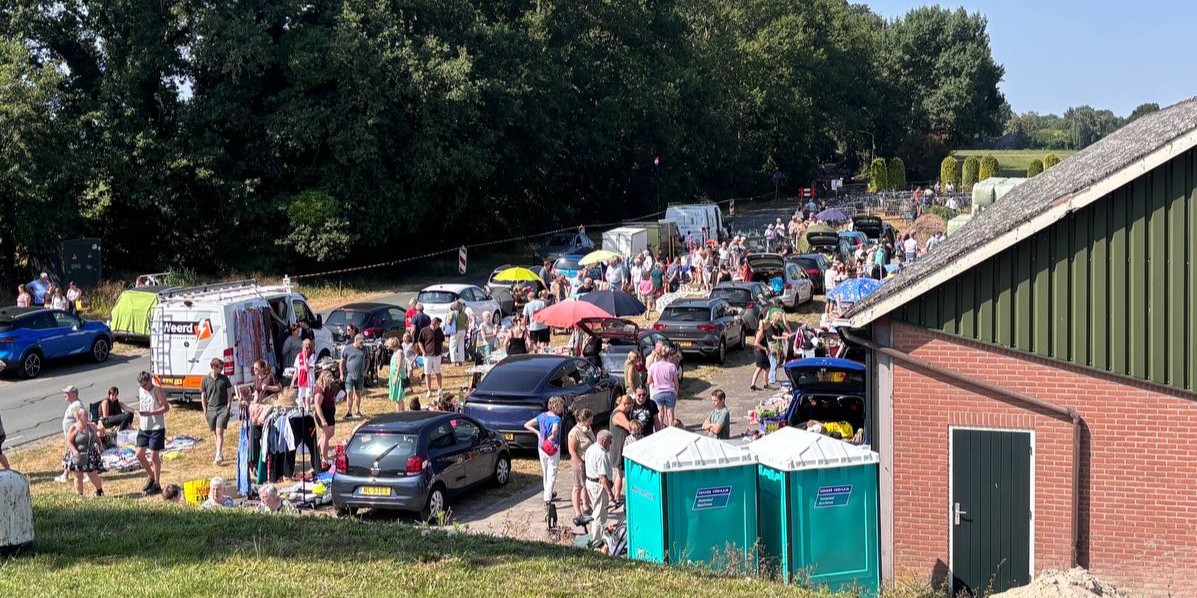 Foto: Toeristen én lokale inwoners (her)ontdekken Molen de Duif bij kofferbakverkoop