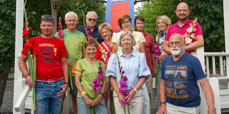 Foto: Feestelijke huldiging voor Vierdaagse- en langeafstandswandelaars