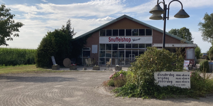 Foto: Grote zomeropruiming bij Snuffelshop in Wezep