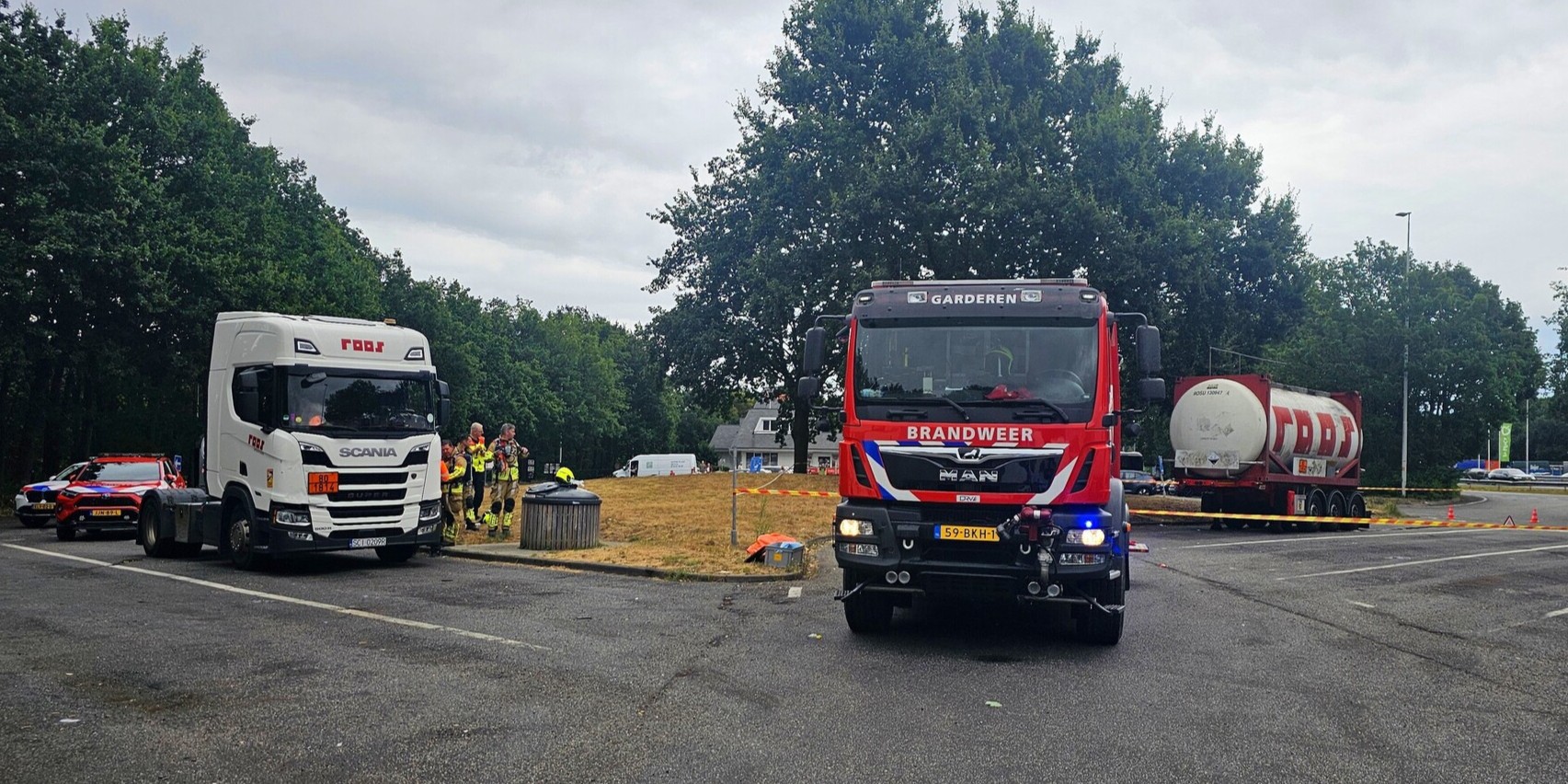 Foto: A1 afgesloten na lekkage van tankwagen bij Stroe