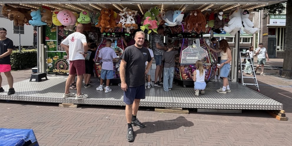 Foto: Flying Swing na bijna twintig jaar terug op de kermis: ‘Er zijn kriebels in je buik’
