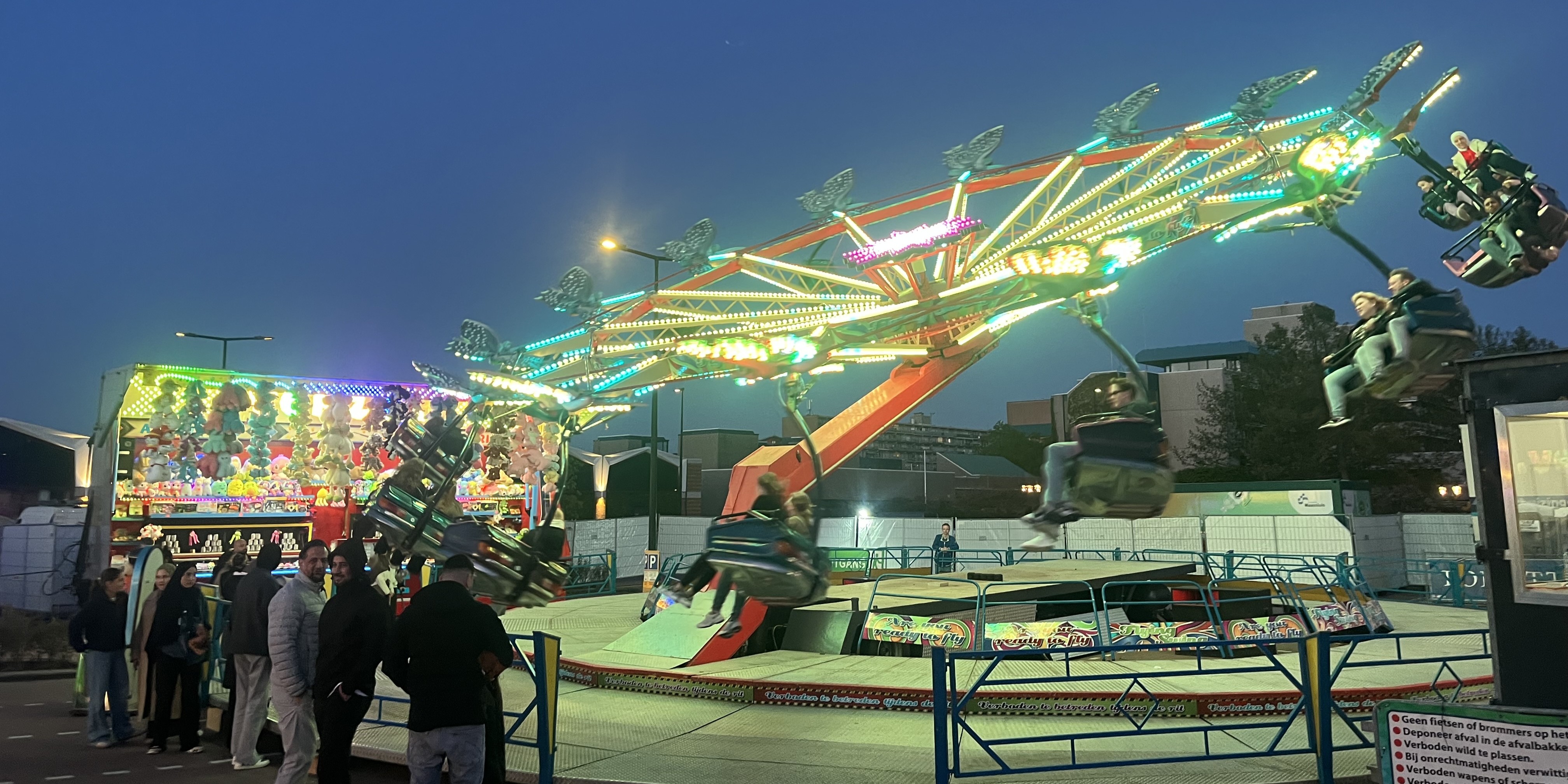 Foto: Flying Swing na bijna twintig jaar terug op de kermis: ‘Er zijn kriebels in je buik’