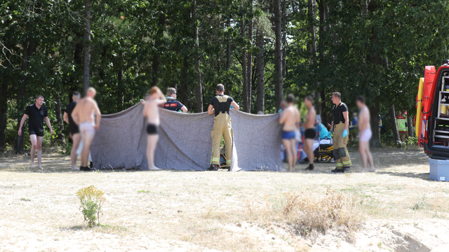 Foto: Twee personen uit het water gehaald bij de Zandenplas, hulpdiensten groots uitgerukt