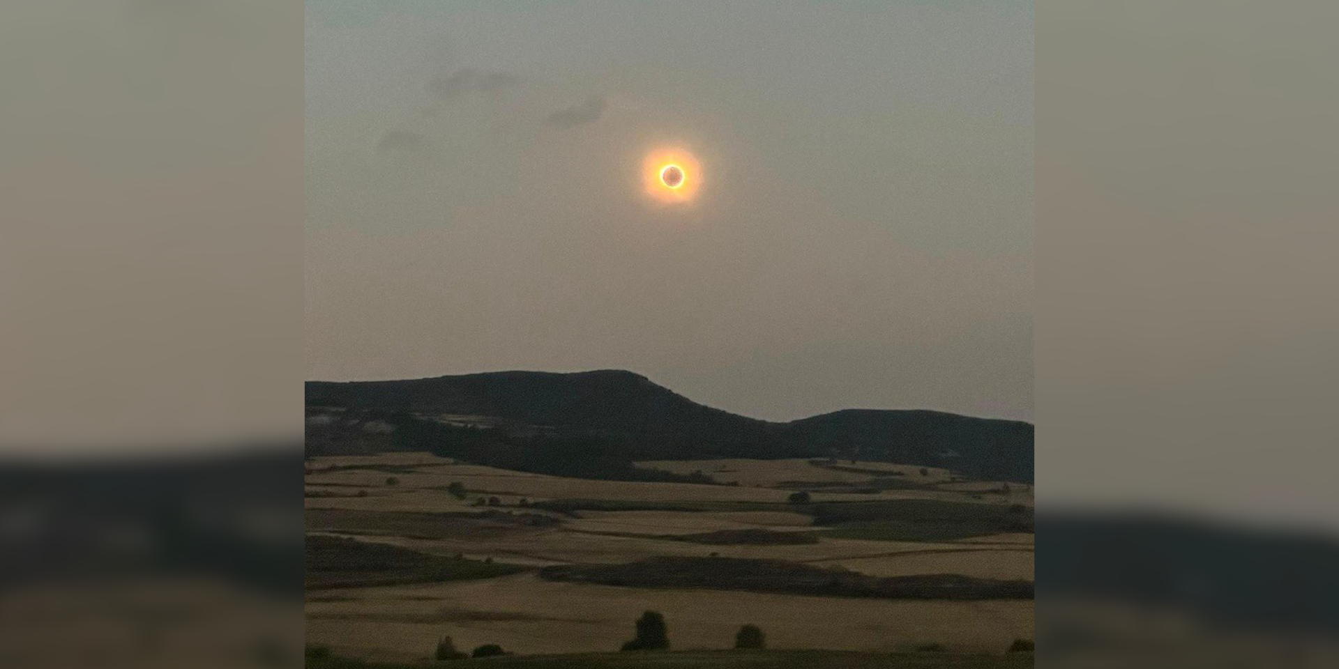 Foto: Waar kijkt Nunspeter Bert (64) de eclips? Gewoon spontaan in Noord-Spanje