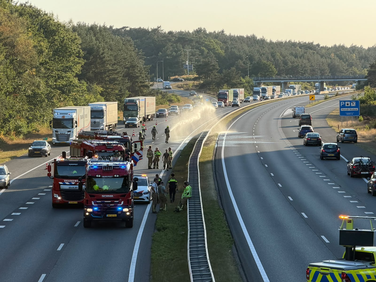Bermbrand langs de A28 bij Nunspeet snel onder controle