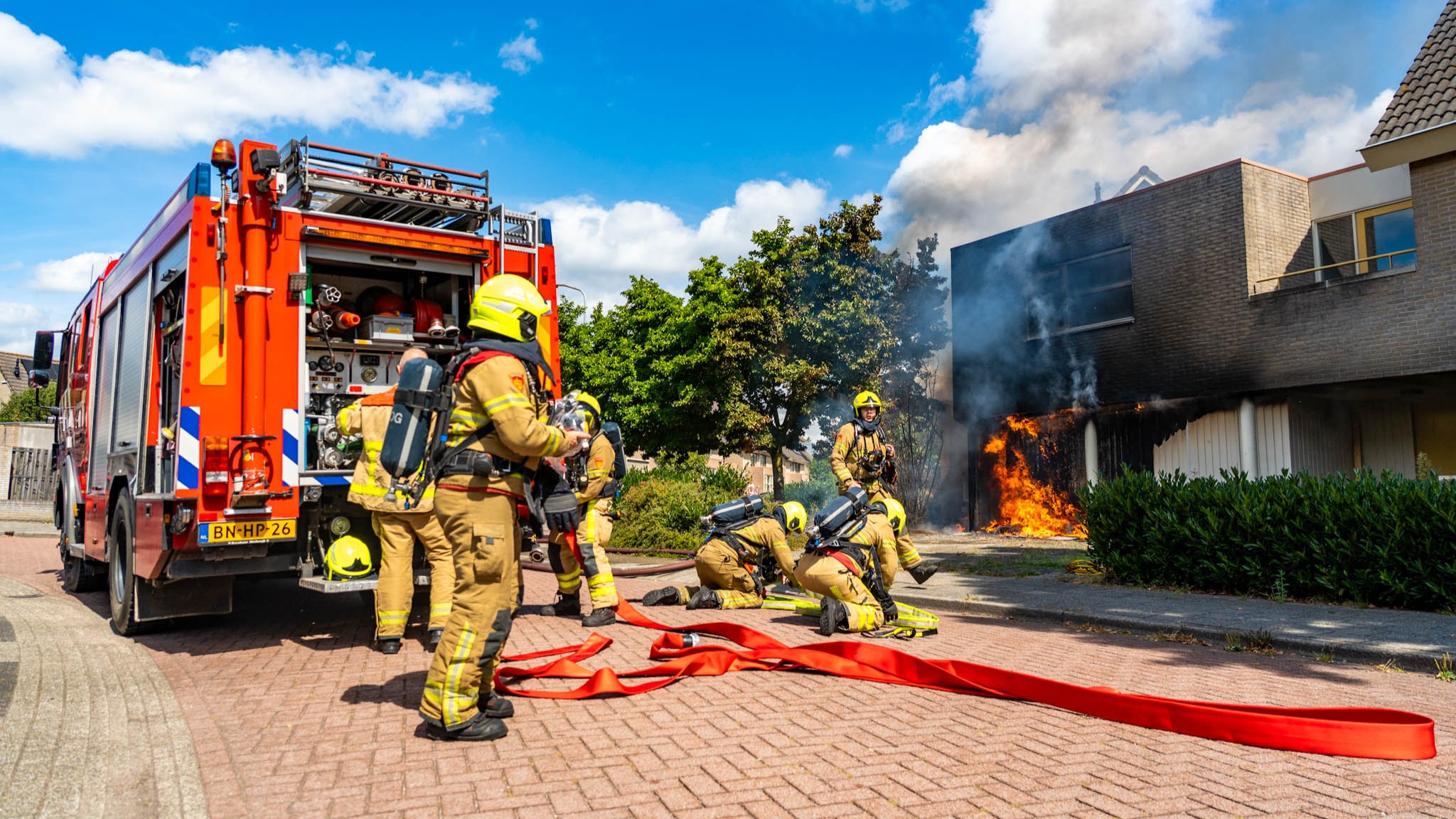 Foto: Twee anti-kraakwoningen onbewoonbaar na brand in Harderwijk