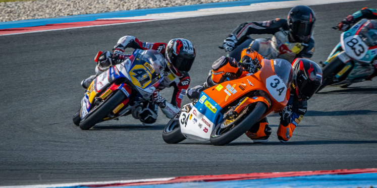 Foto: Levi Flier pakt derde plaats tijdens de ADAC Junior-race in Assen