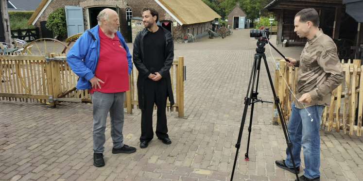 Foto: Zorgbedrijf voor mensen met dementie op bezoek bij het Boerderijmuseum